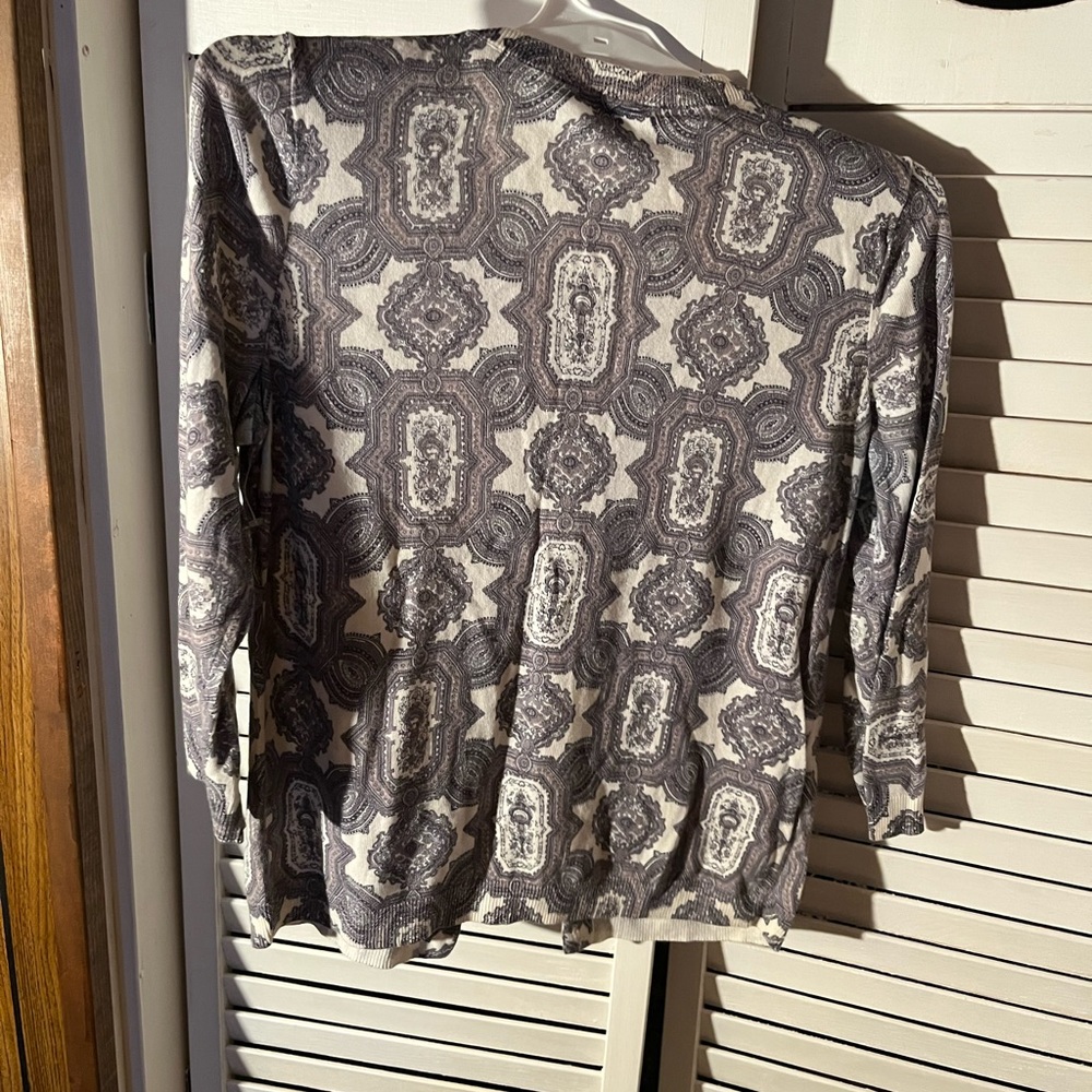 Women’s sweater